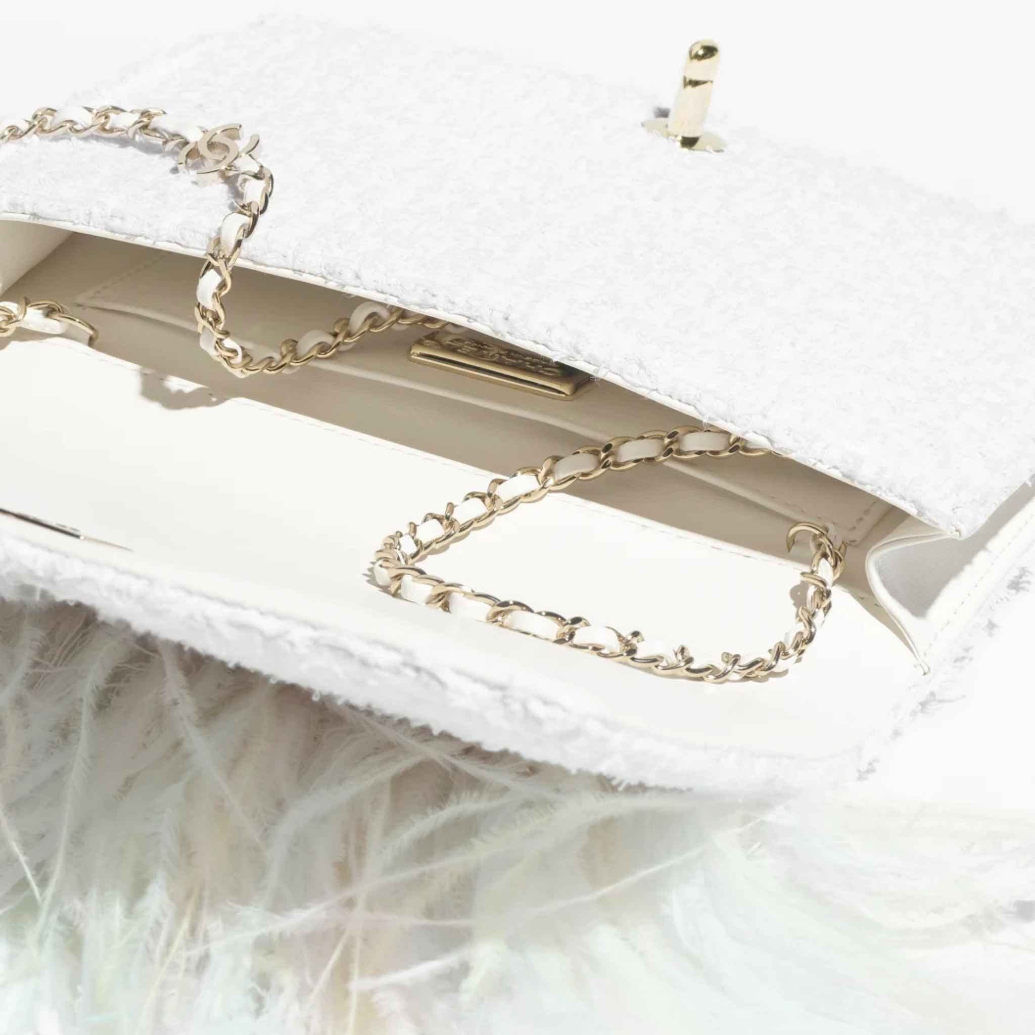 Clutch In Tweed Feathers Pearls & Gold Tone Metal White