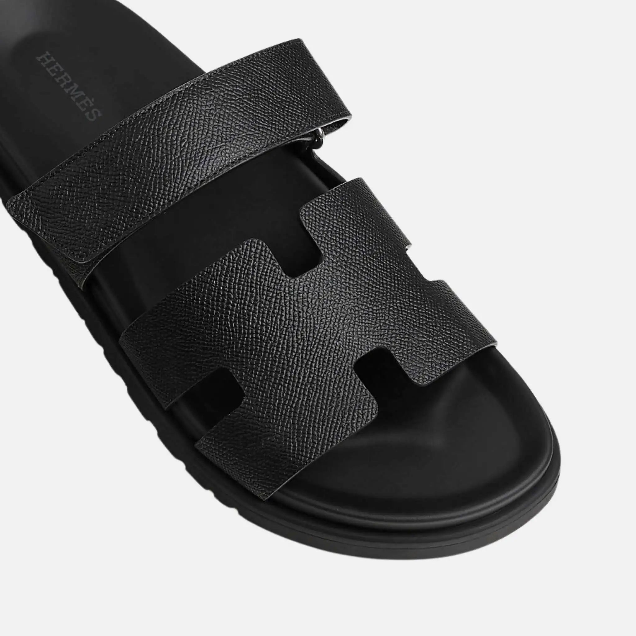 Chypre Sandal Shiny Grained Calfskin