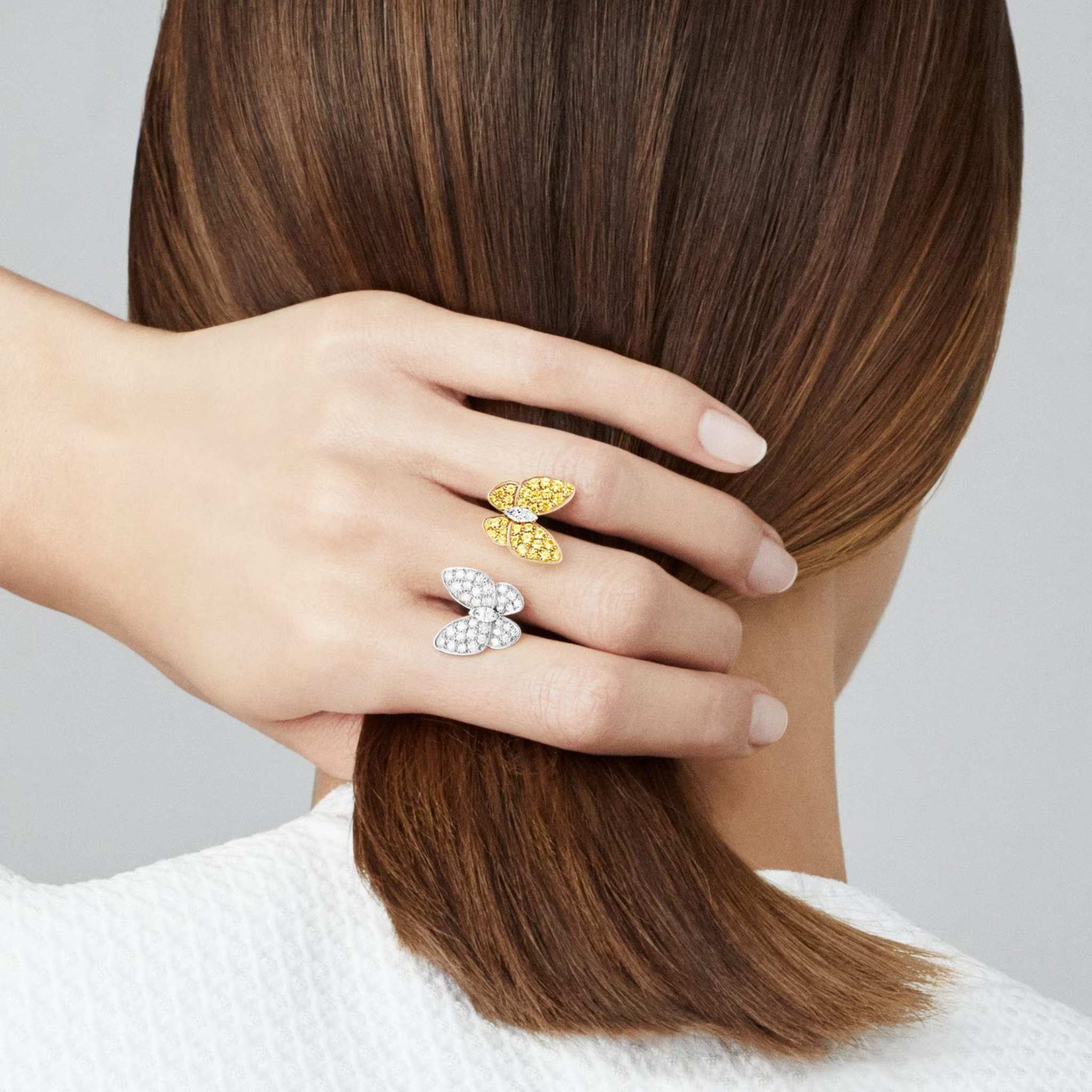 Two Butterfly Between the Finger Ring White Gold Diamond Sapphire