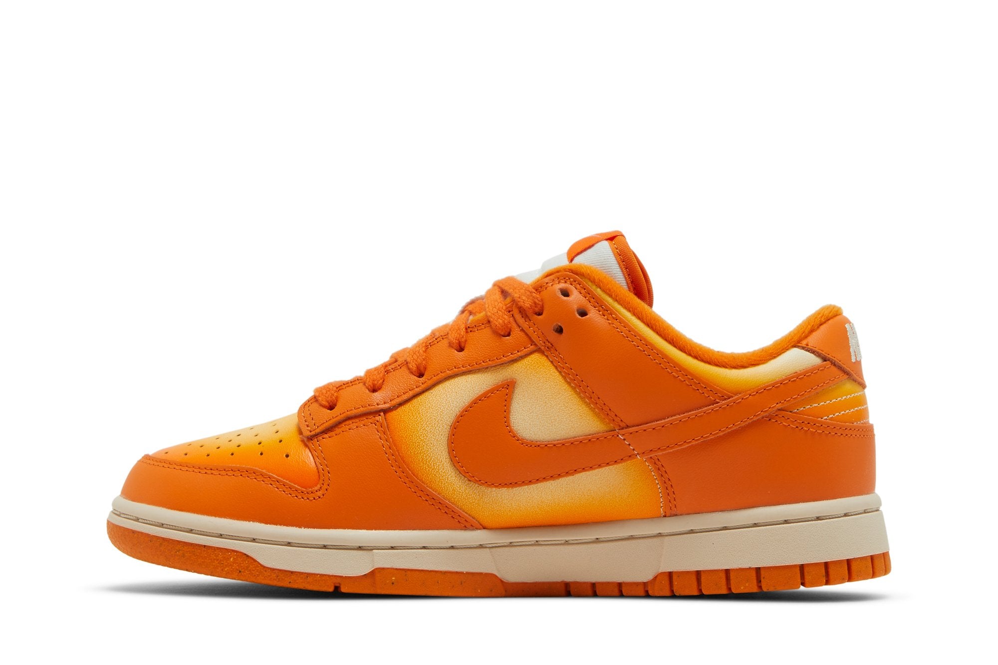 Wmns Dunk Low &