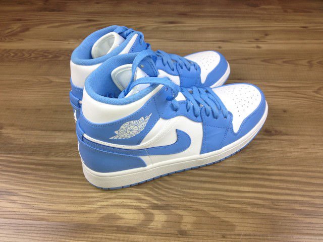 Air Jordan 1 Mid &