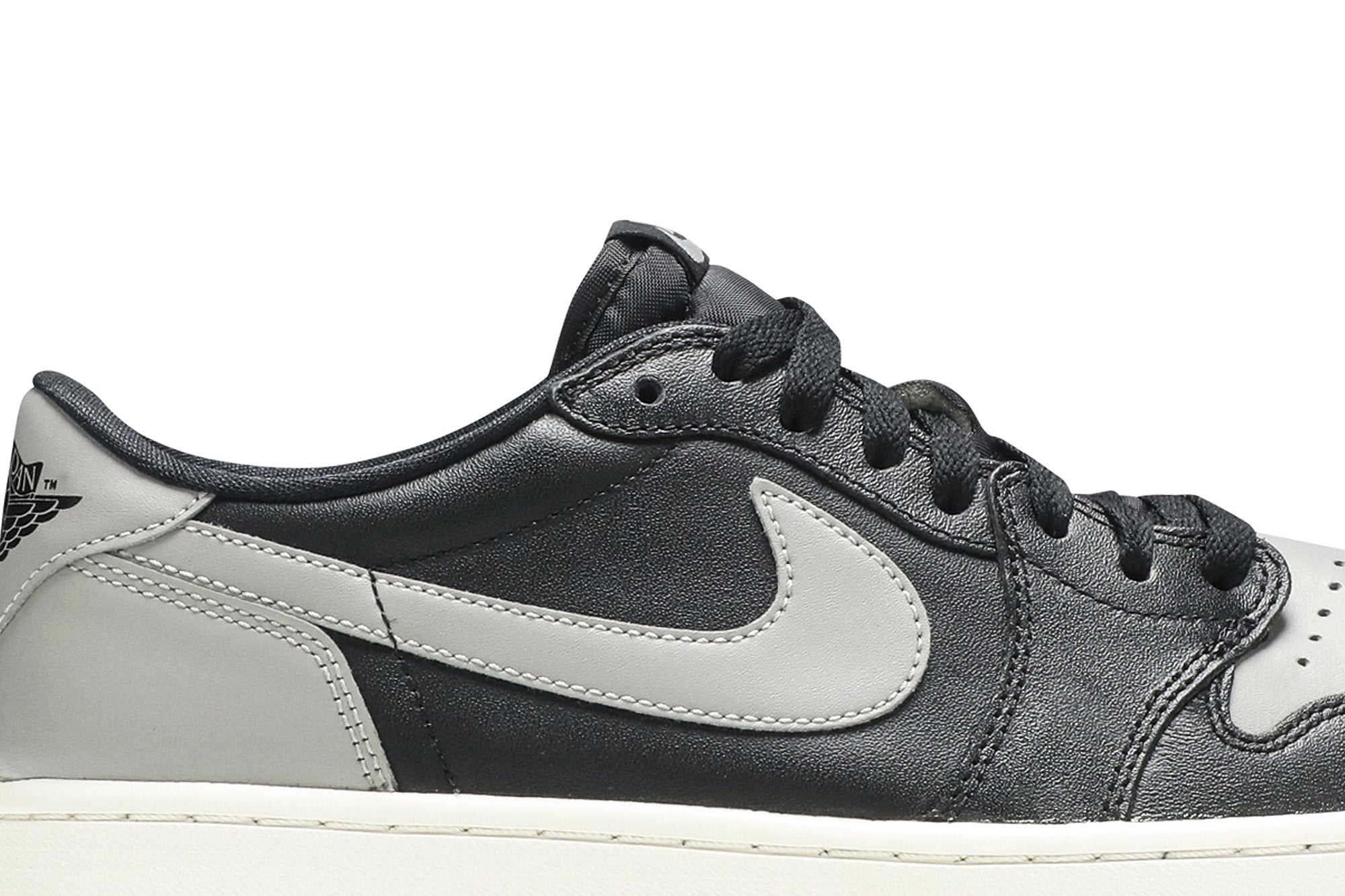 Air Jordan 1 Retro Low OG &