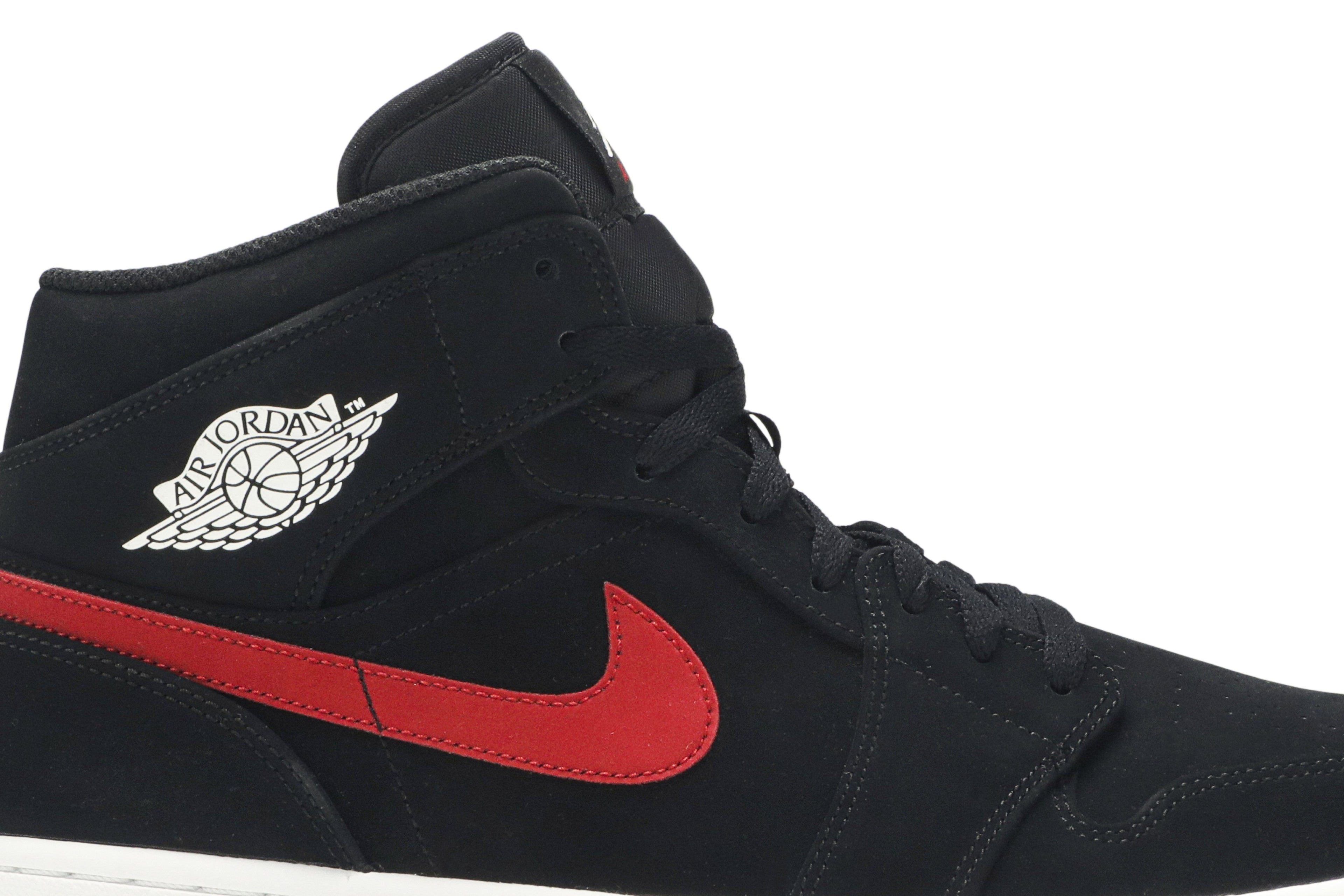 Air Jordan 1 Mid &