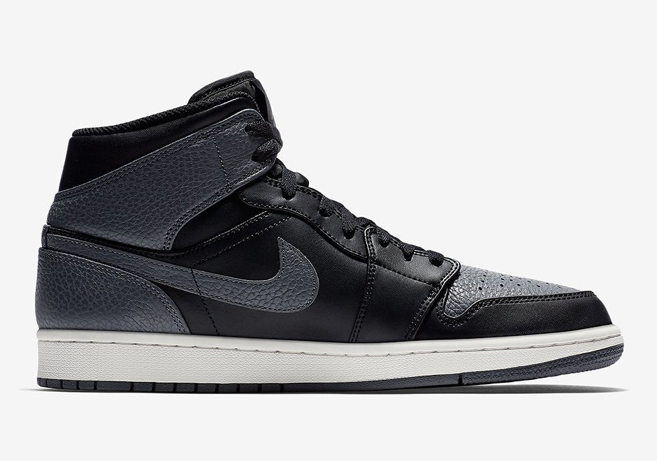 Air Jordan 1 Mid &