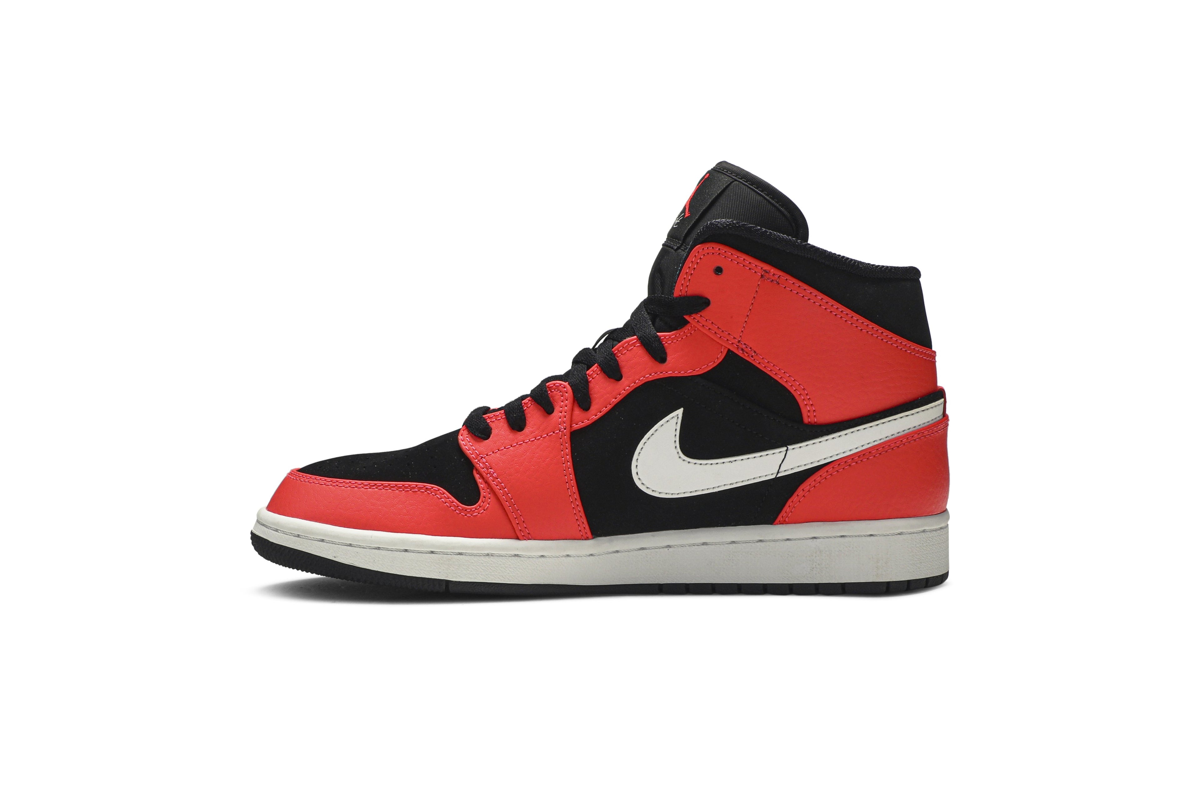 Air Jordan 1 Retro Mid &