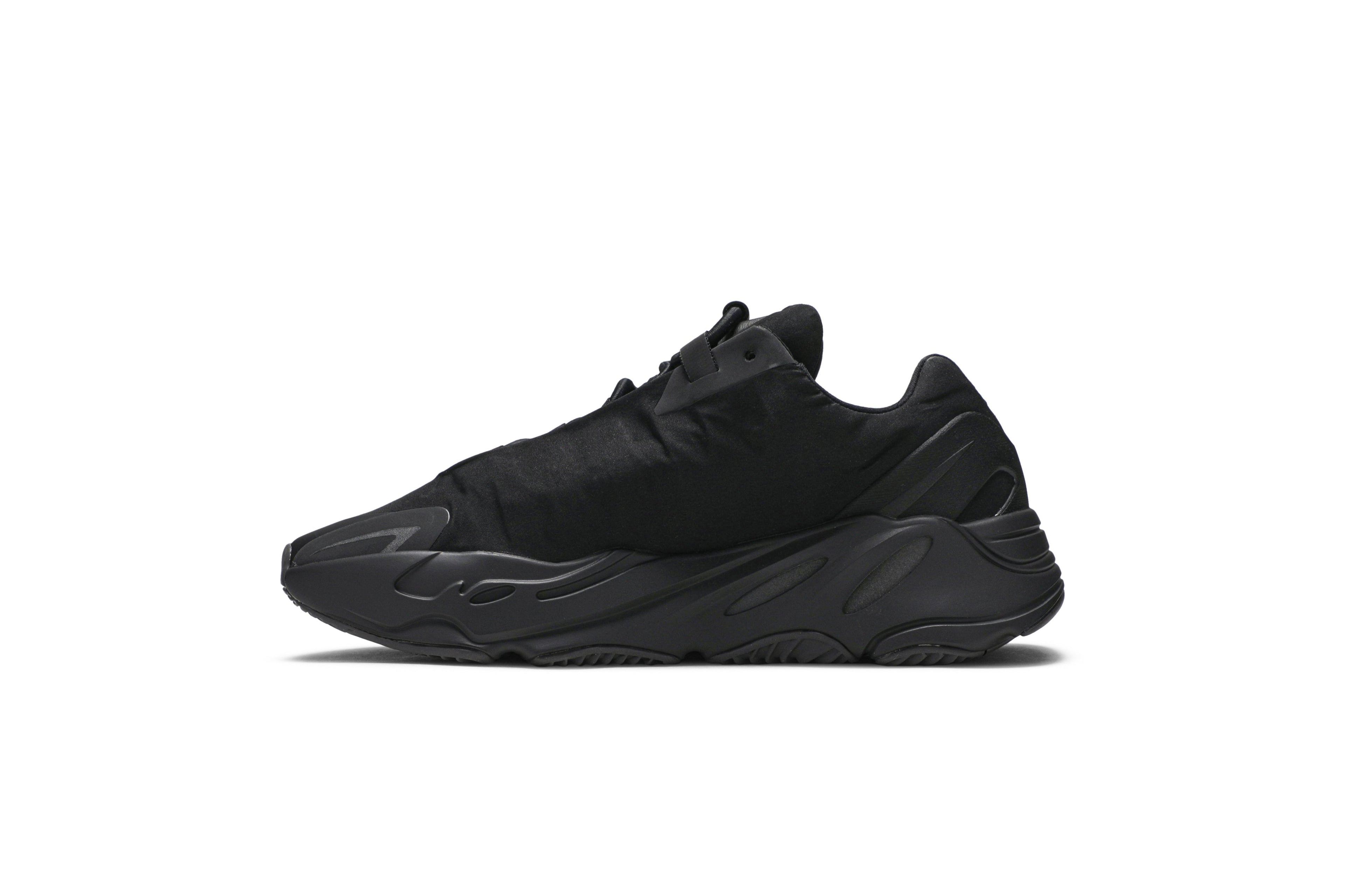 Yeezy Boost 700 MNVN &