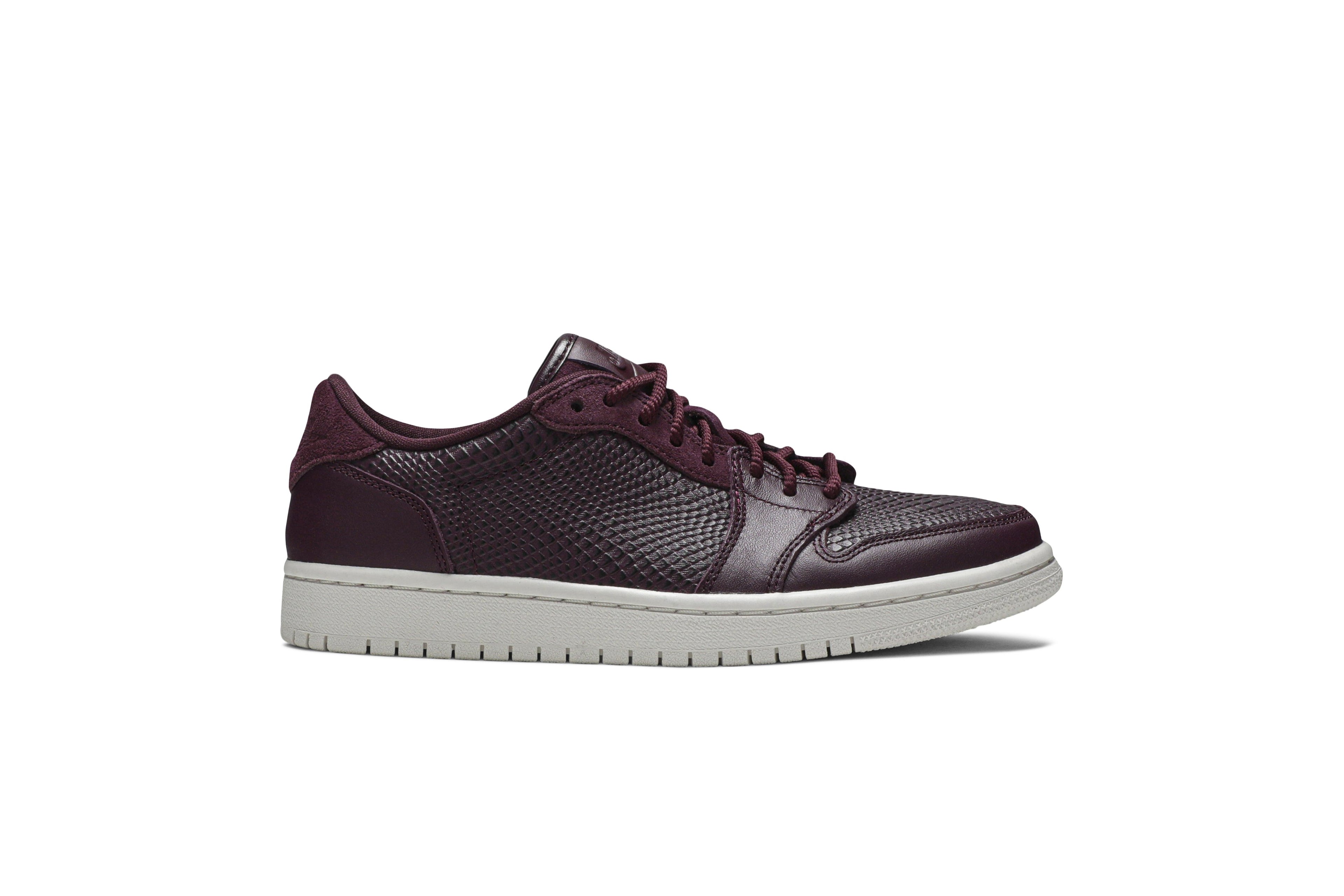 Wmns Air Jordan 1 Retro Low NS &