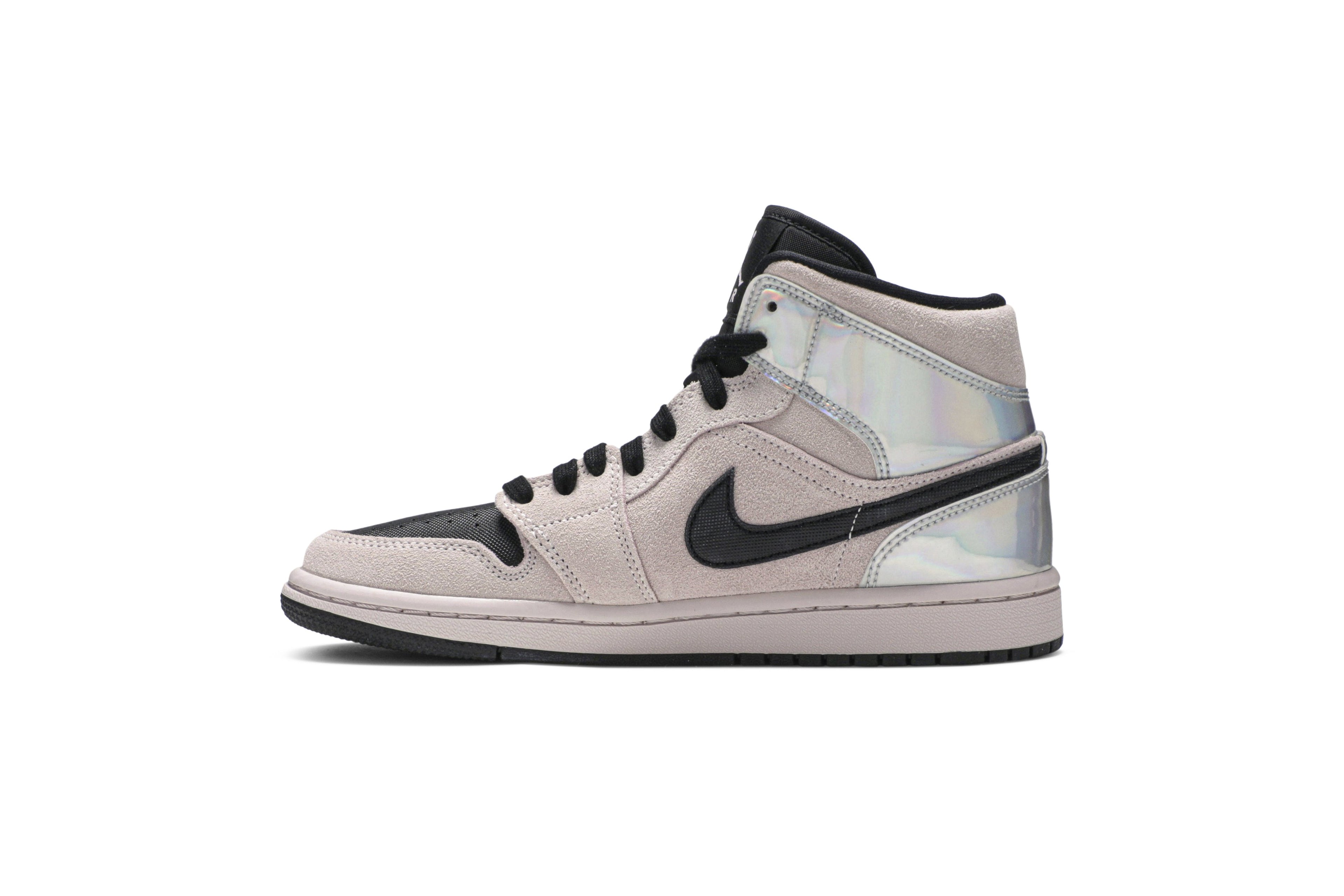 Wmns Air Jordan 1 Mid &
