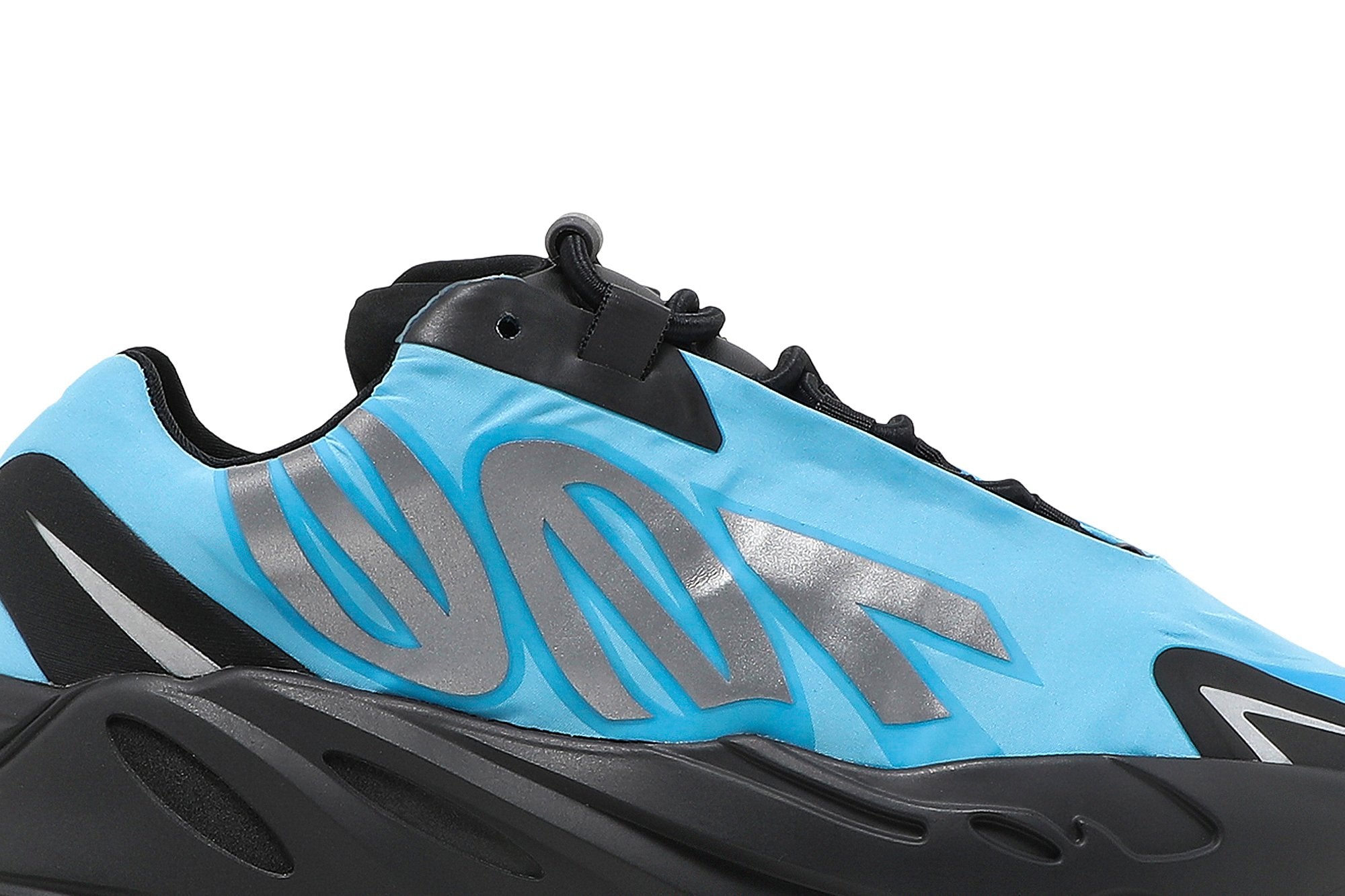 Yeezy Boost 700 MNVN &