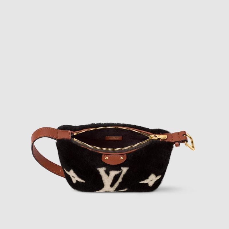 Hills Pochette Handbag Shearling