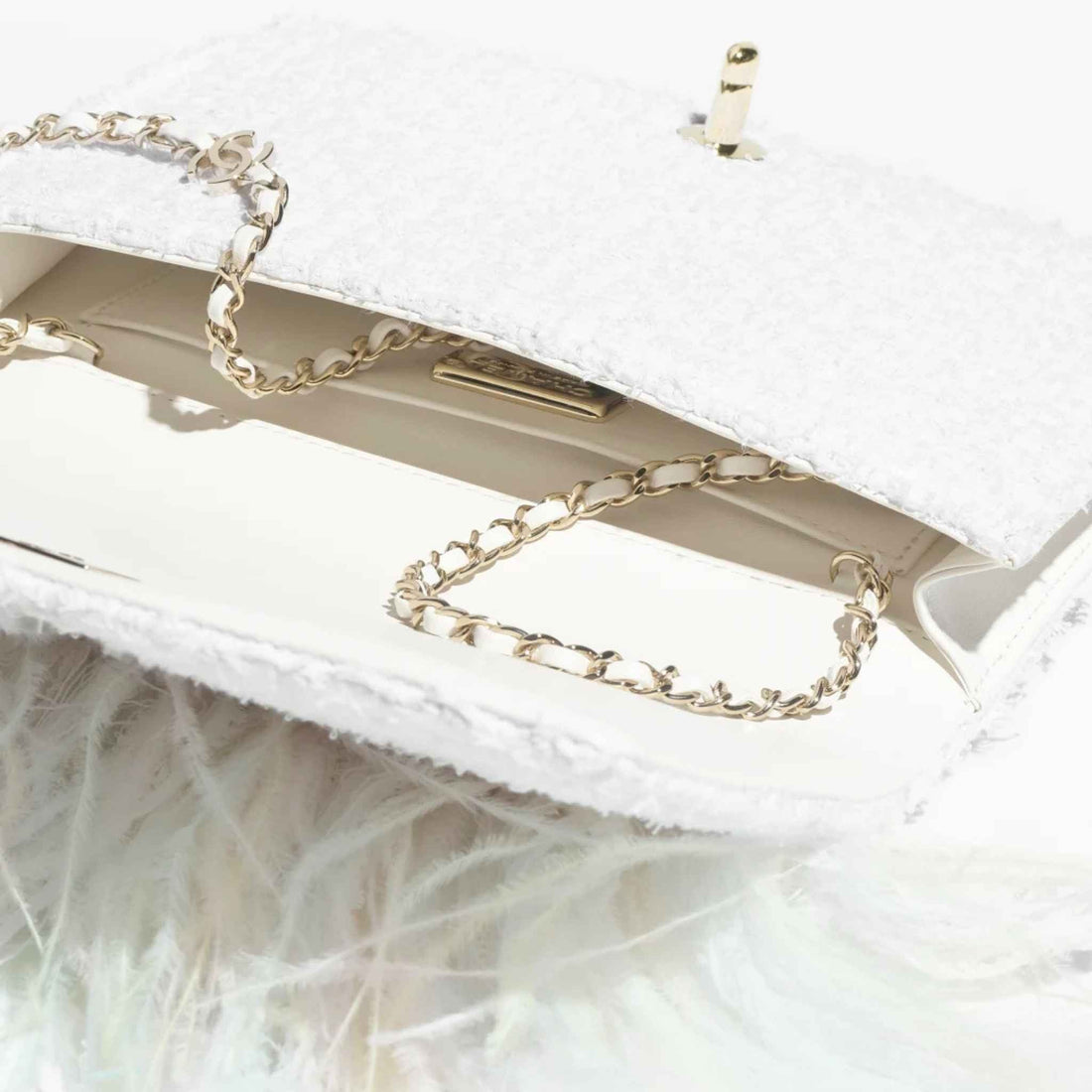 Clutch In Tweed Feathers Pearls &amp; Gold Tone Metal White