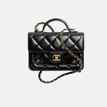 Clutch with Chain in Shiny Lambskin and Gold Metal