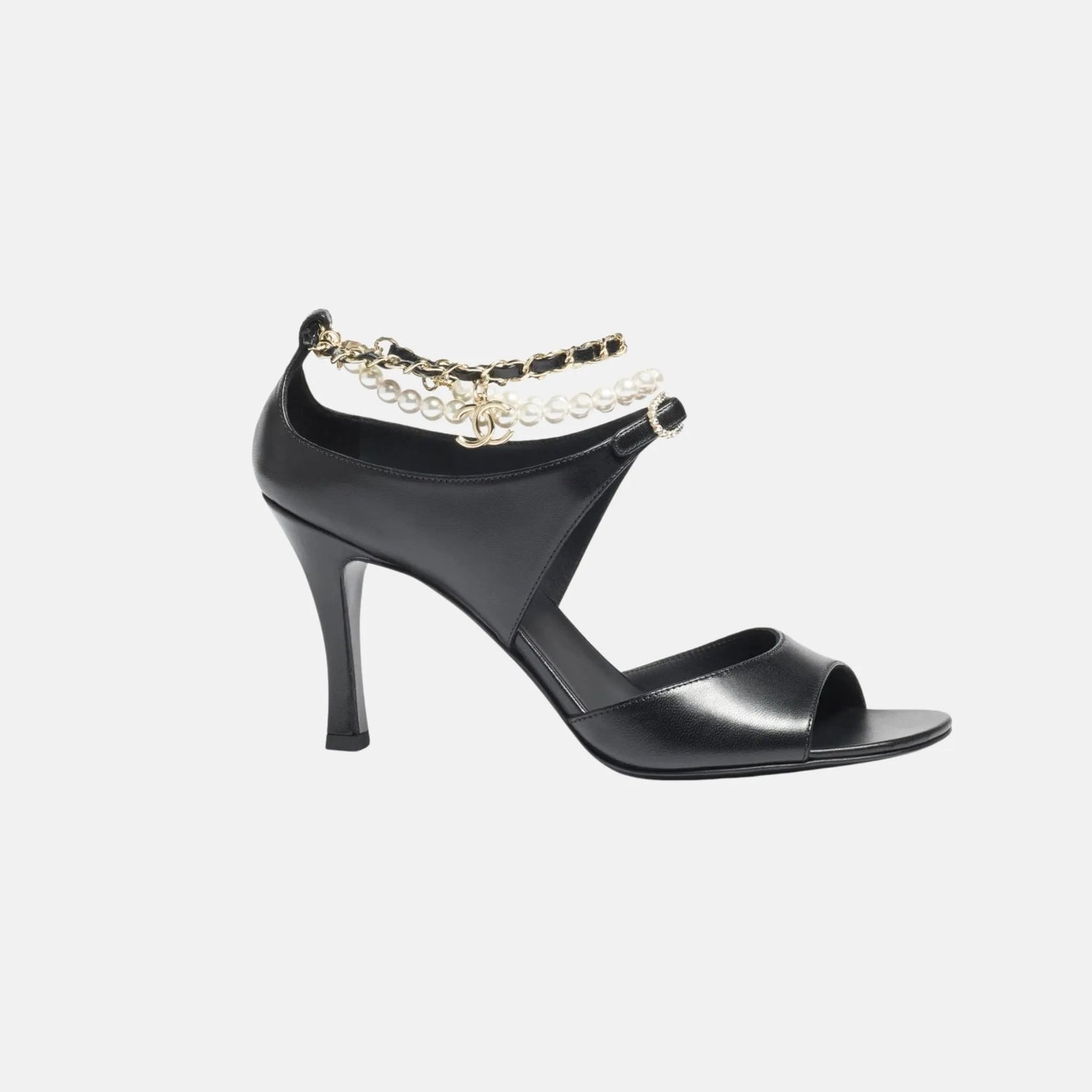 Heeled Sandals in Black