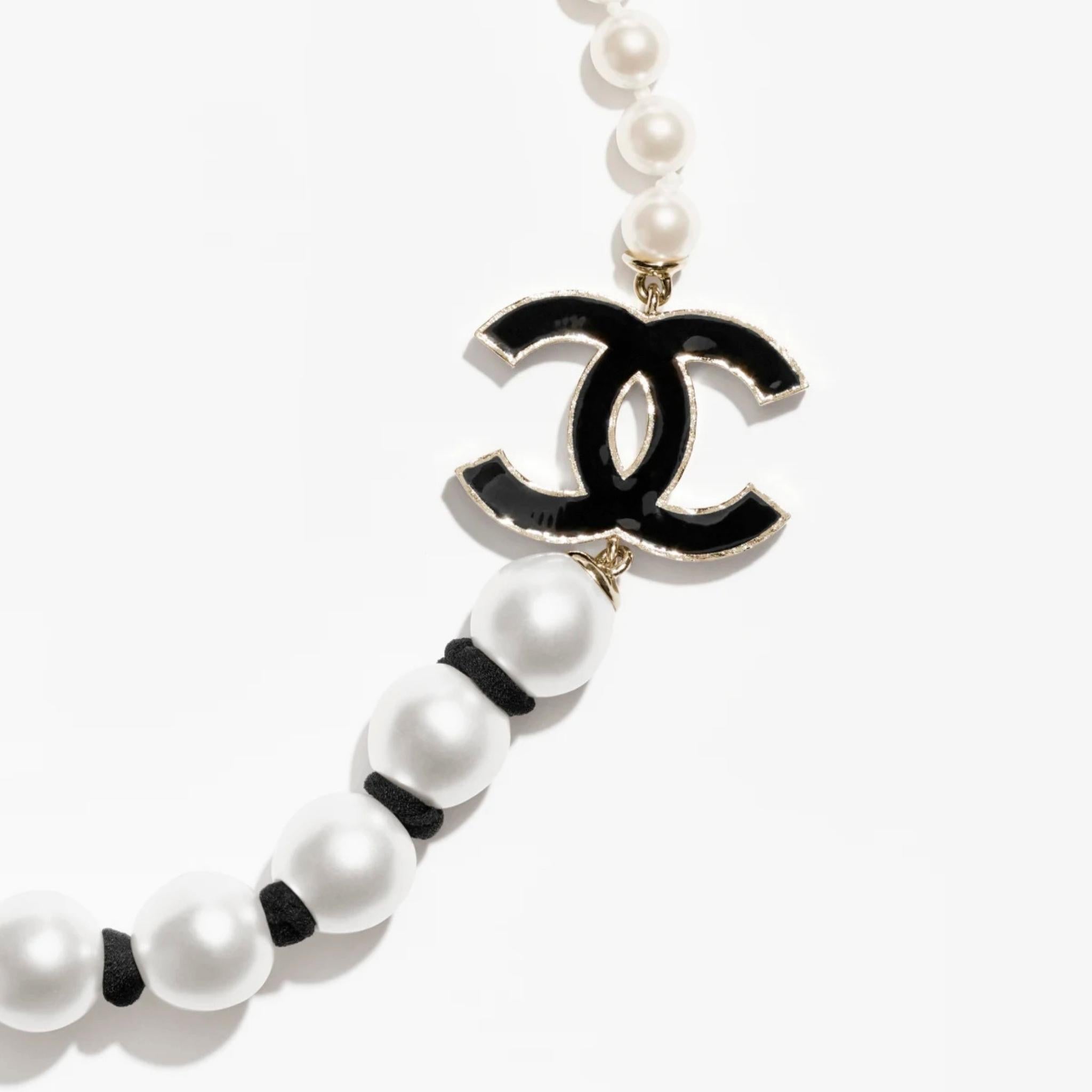 Necklace Metal Glass Pearls Silk Resin Gold White Black