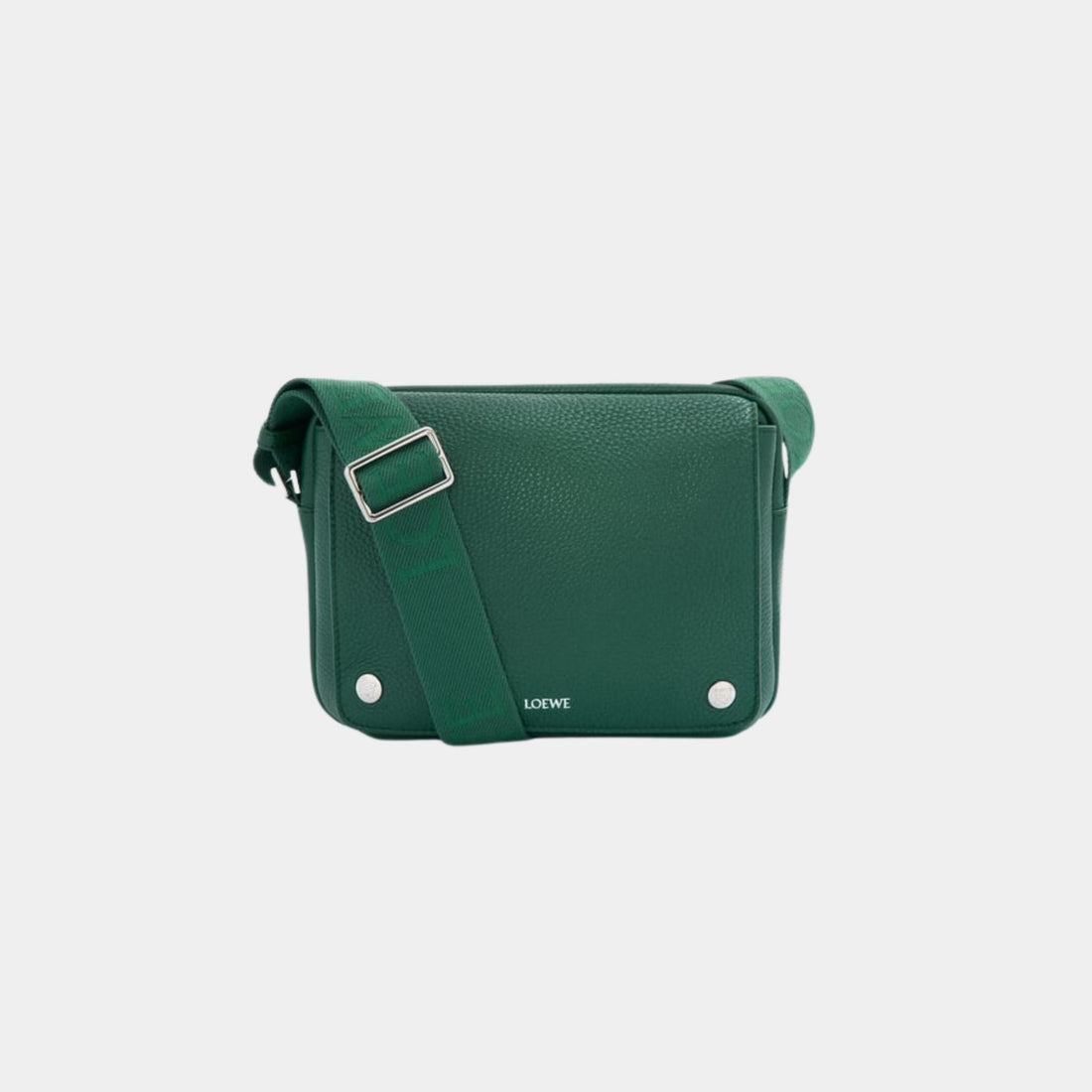 Medium Pebble Messenger Bag In Supple Grained Calfskin