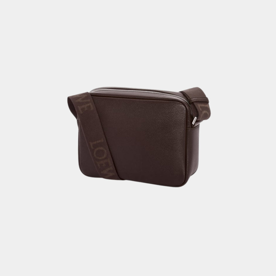 Medium Pebble Messenger Bag In Supple Grained Calfskin