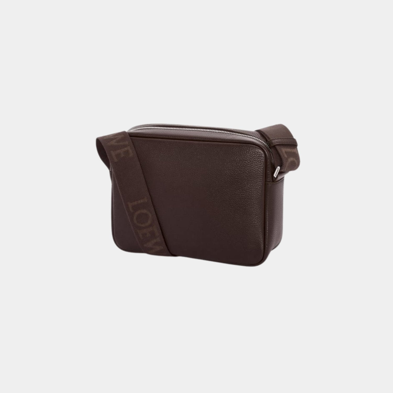 Medium Pebble Messenger Bag In Supple Grained Calfskin