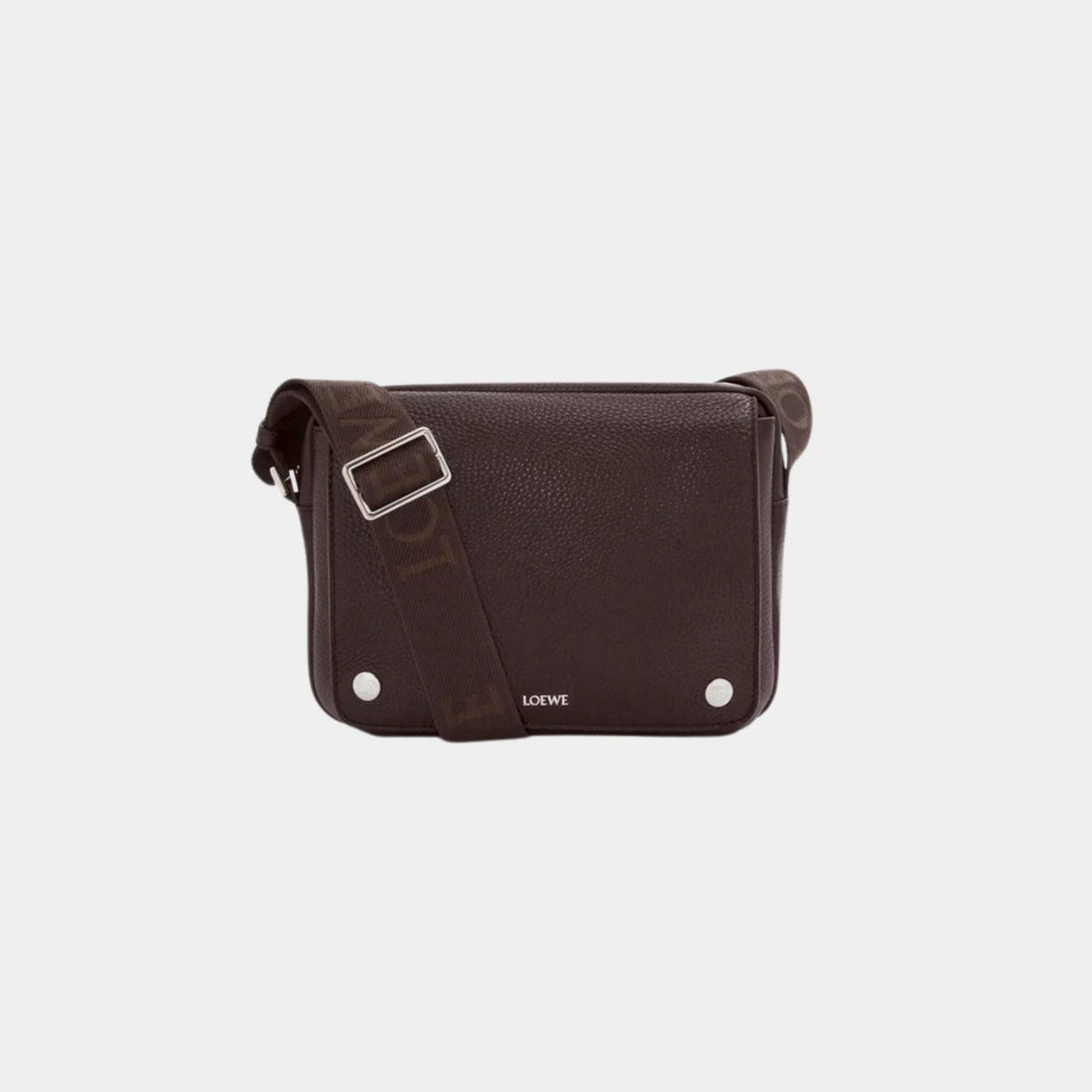 Medium Pebble Messenger Bag In Supple Grained Calfskin