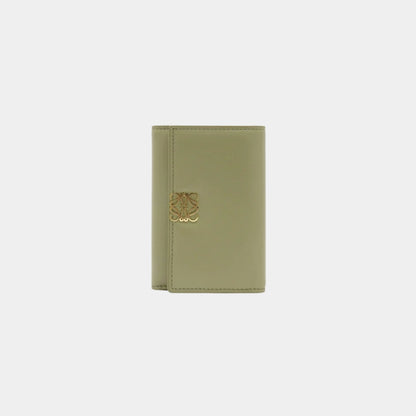 Puffer Anagram Small Vertical Wallet In Shiny Nappa Calfskin