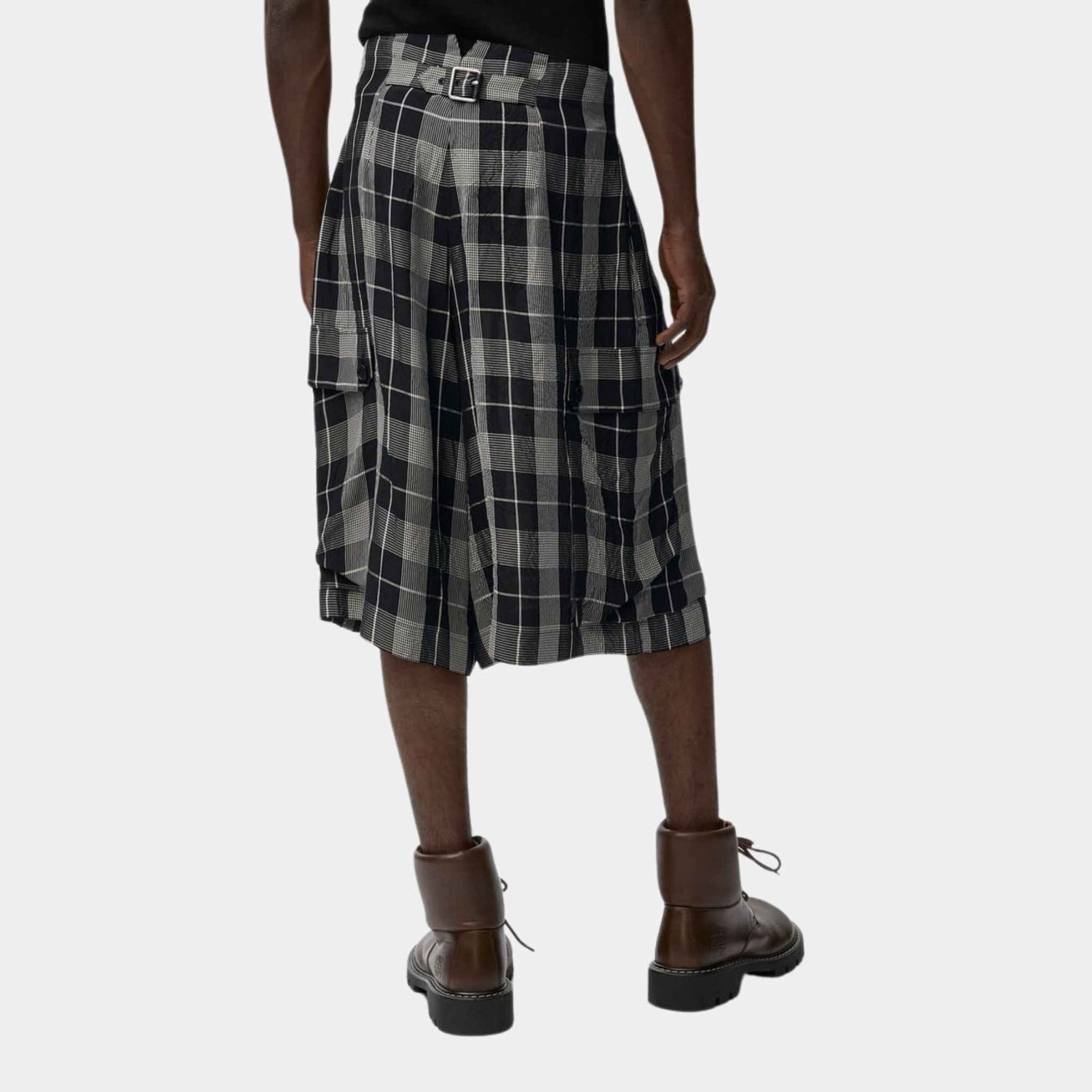 Shorts in Viscose with Allover Check Pattern