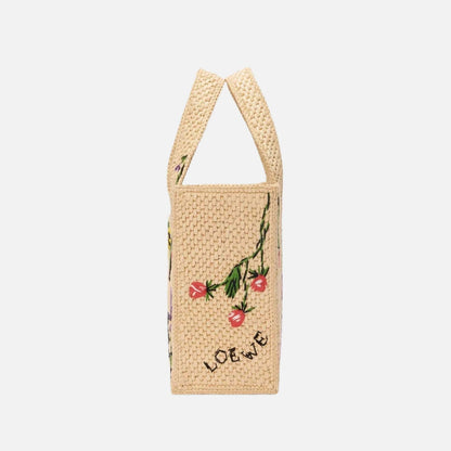 Small Font Tote in Handwoven Raffia Palm Leaves