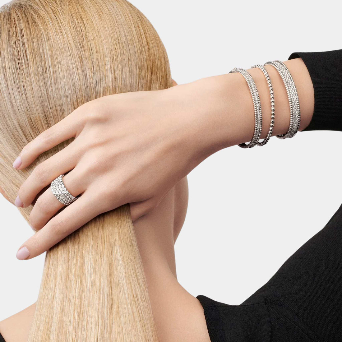Perlée Pearls Of Gold Bracelet Medium Model White Gold