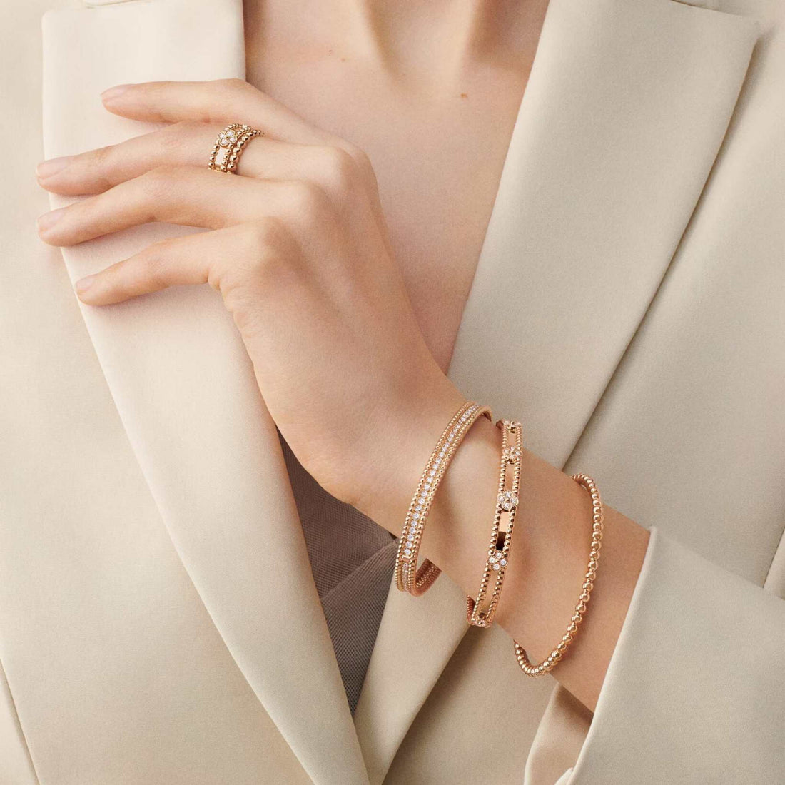 Perlée Sweet Clovers Bracelet Medium Model Rose Gold Diamond