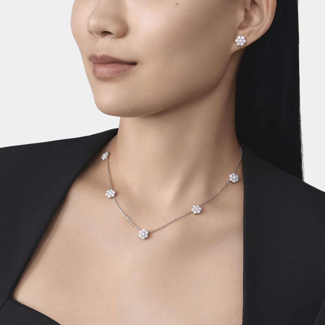 Fleurette Necklace 5 Flowers White Gold Diamond