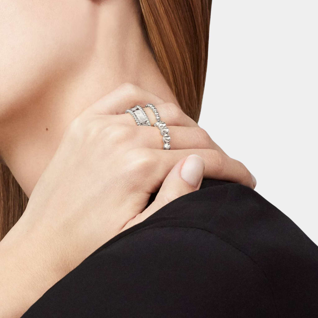 Perlée Signature Ring White Gold