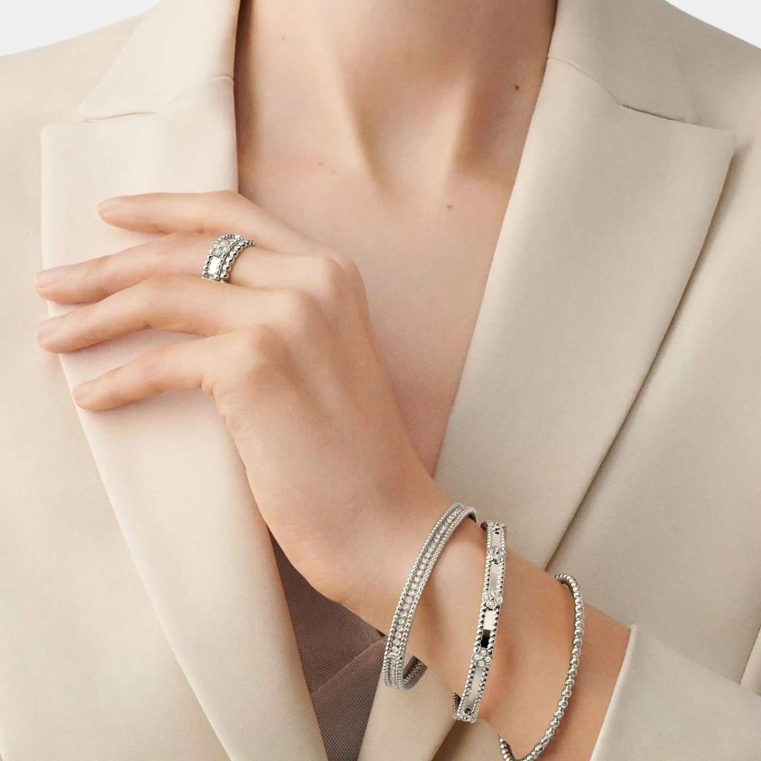 Perlée Sweet Clovers Ring White Gold Diamond