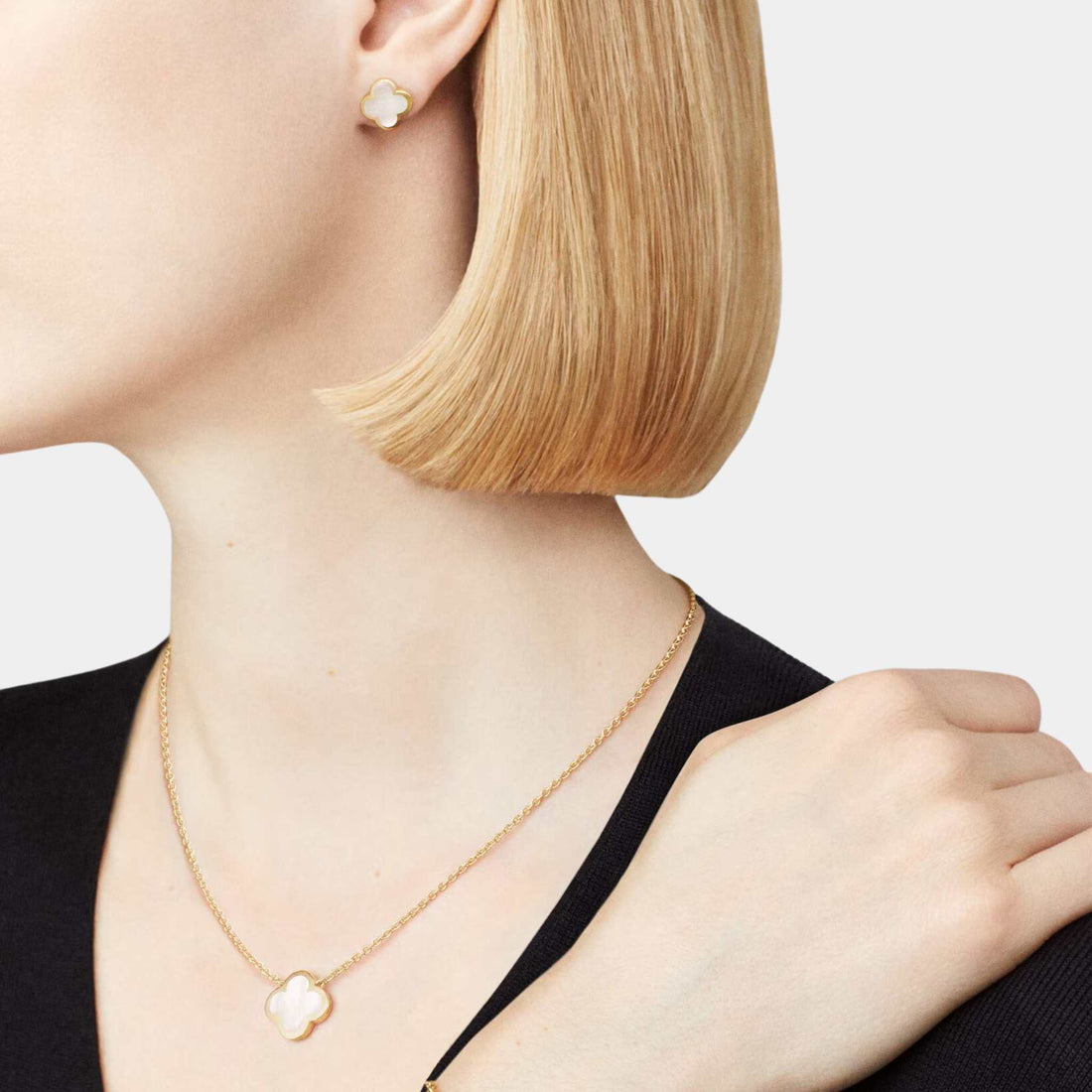 Pure Alhambra Earstuds Yellow Gold &amp; Mother-of-Pearl