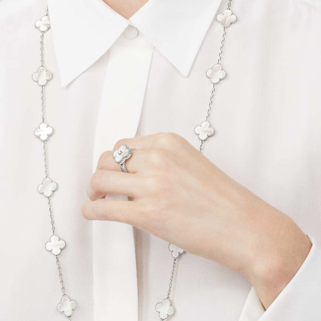 Vintage Alhambra Ring White Gold Diamond &amp; MOP