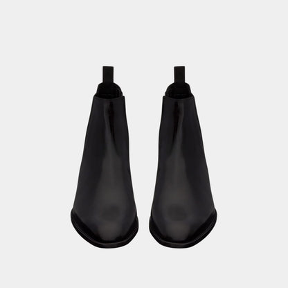 Wyatt Chelsea Boots in Smooth Leather