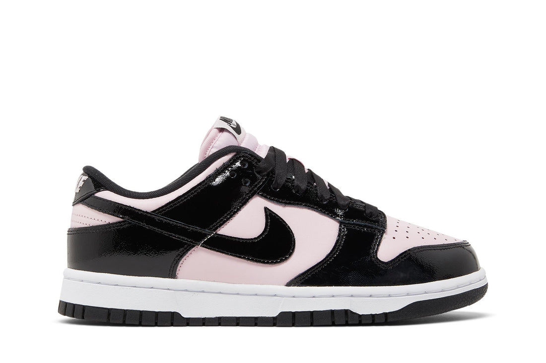 Wmns Dunk Low Essential &
