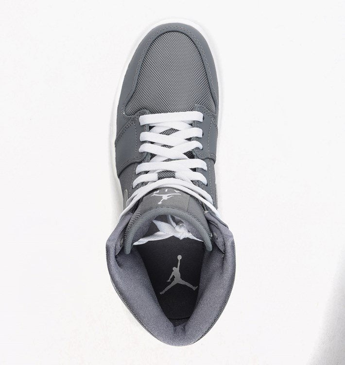 Air Jordan 1 Retro Mid &