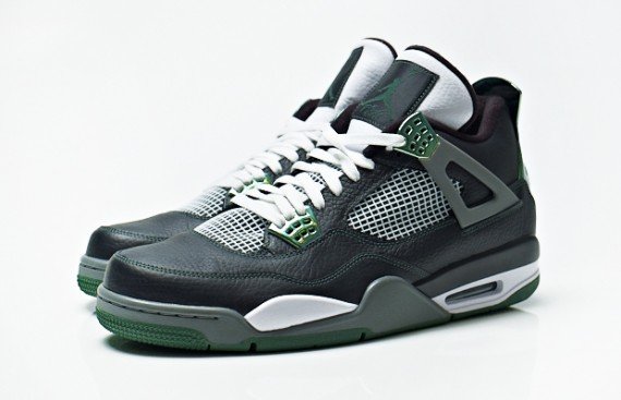 Air Jordan 4 Retro &