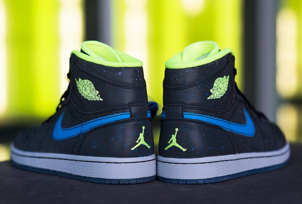 Air Jordan 1 Retro High &