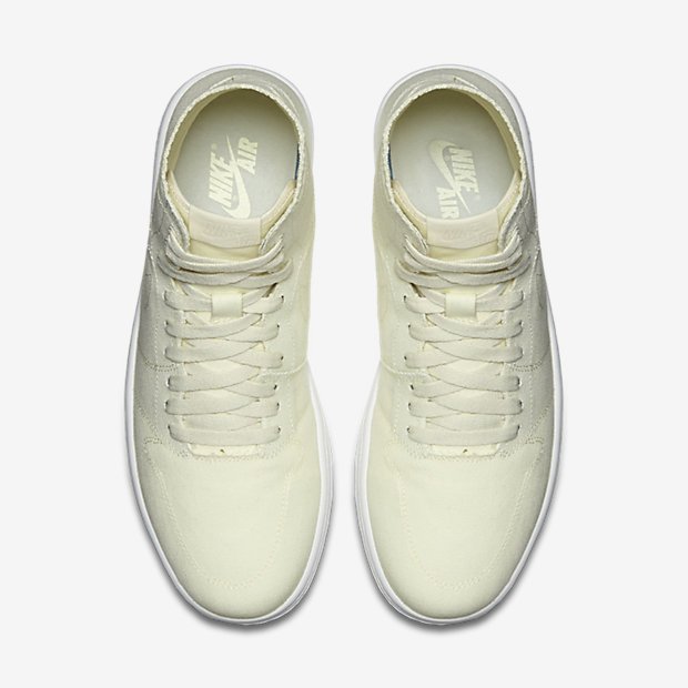 Air Jordan 1 Retro High &