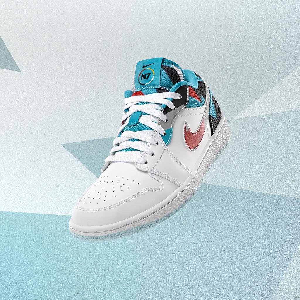 Air Jordan 1 Retro Low &