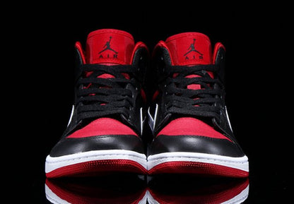 Air Jordan 1 Mid &