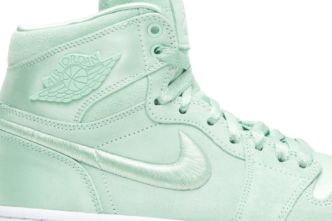 Wmns Air Jordan 1 Retro High &