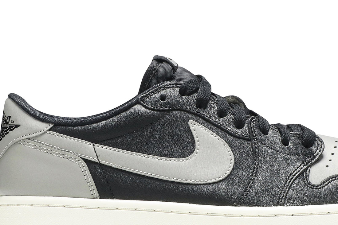 Air Jordan 1 Retro Low OG &