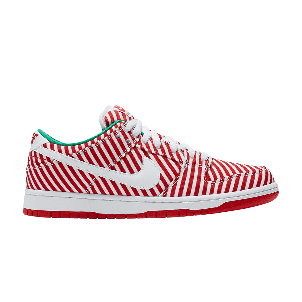 SB Dunk Low &