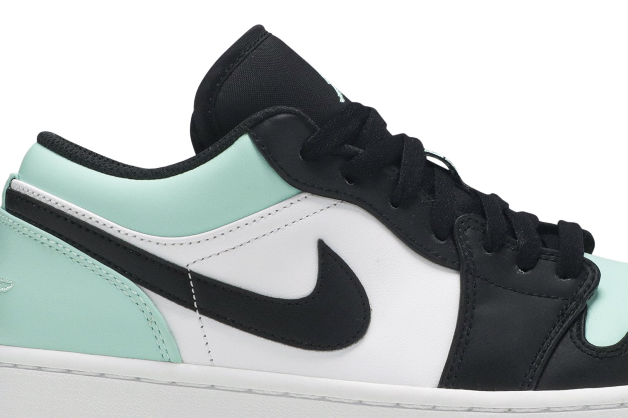 Air Jordan 1 Retro Low &