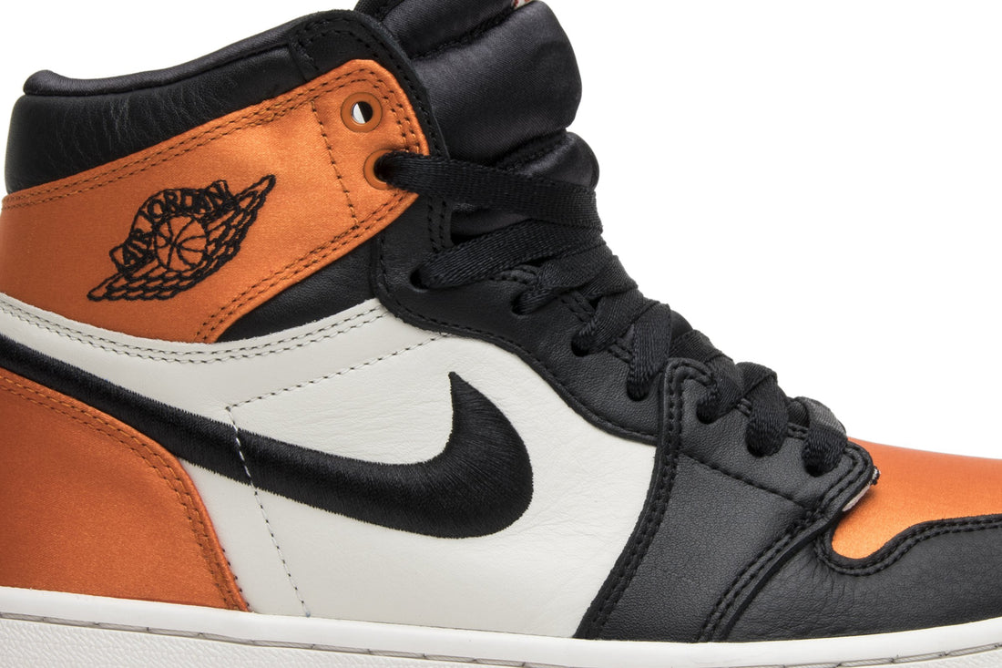 Wmns Air Jordan 1 Retro High OG &