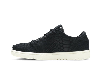 Wmns Air Jordan 1 Retro Low &