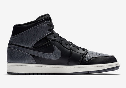 Air Jordan 1 Mid &