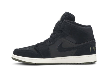 Air Jordan 1 Retro Mid &