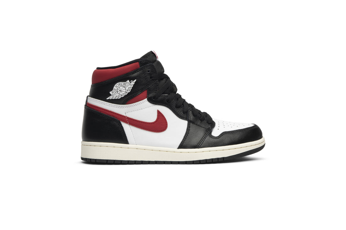 Air Jordan 1 Retro High OG &