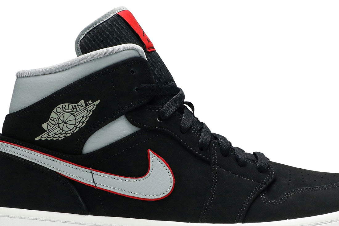 Air Jordan 1 Mid &
